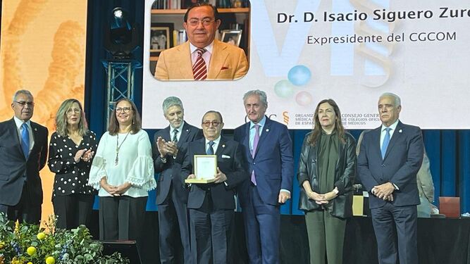 Alta distinción de los médicos españoles para el doctor Isacio Siguero